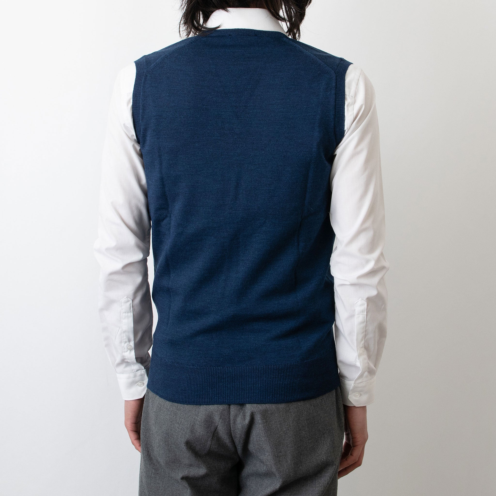 JOHN SMEDLEY - HADFIELD V NECK VEST STANDARD FIT